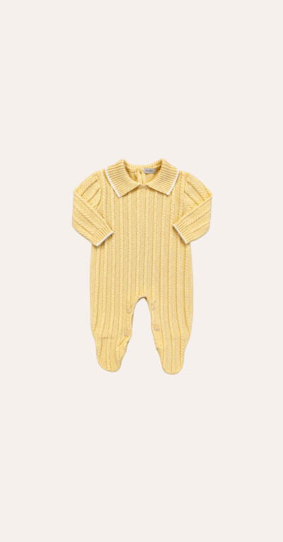 Macacão Trancado Gola Friso Amarelo